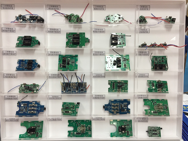 【大圣归来】五金展圆满结束，利来w66展台前宾客满蓬
